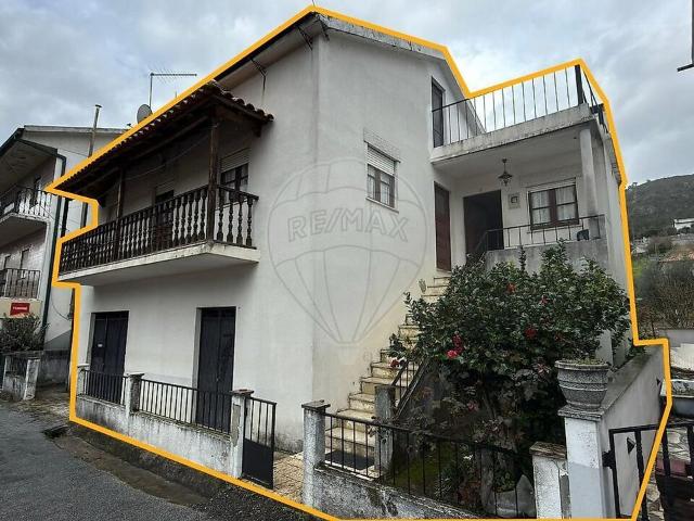 Moradia T3 à venda em Sandomil, Seia RE/MAX Portugal
