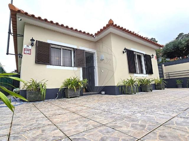 Moradia T3 à venda em Santo António da Serra, Machico RE/MAX Portugal