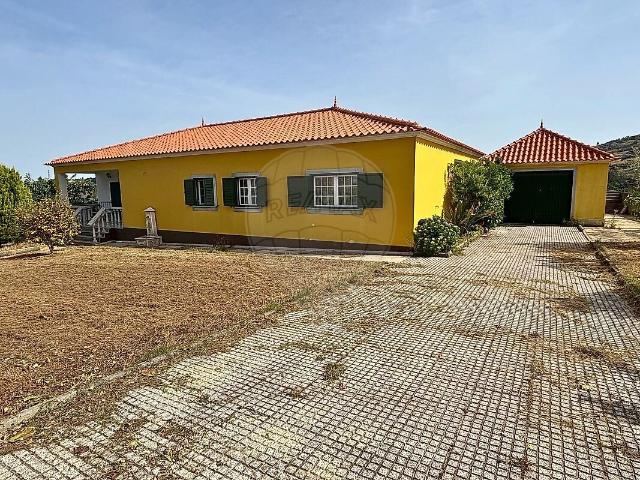 Moradia T3 à venda em Santo Estêvão e Moita, Sabugal RE/MAX Portugal