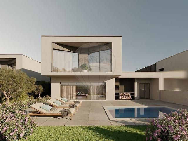 Moradia T3 à venda em Santo Tirso, Couto Santa Cristina e São Miguel e Burgães, Santo Tirso RE/MAX Portugal