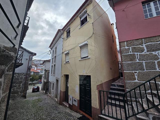 Moradia T3 à venda em Santa Comba Dão e Couto do Mosteiro, Santa Comba Dão RE/MAX Portugal