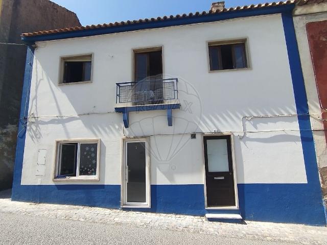 Moradia T3 à venda em Santa Catarina, Caldas da Rainha RE/MAX Portugal