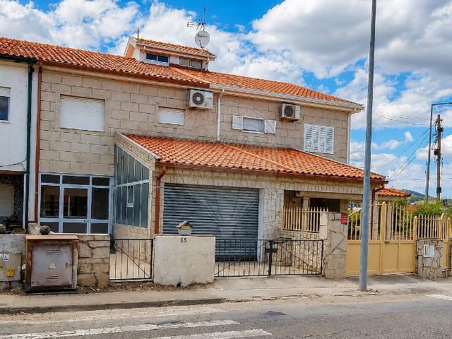 Moradia T3 à venda em Santa Cruz/Trindade e Sanjurge, Chaves RE/MAX Portugal