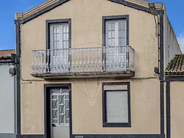 Moradia T3 à venda em Santa Bárbara, Ribeira Grande RE/MAX Portugal