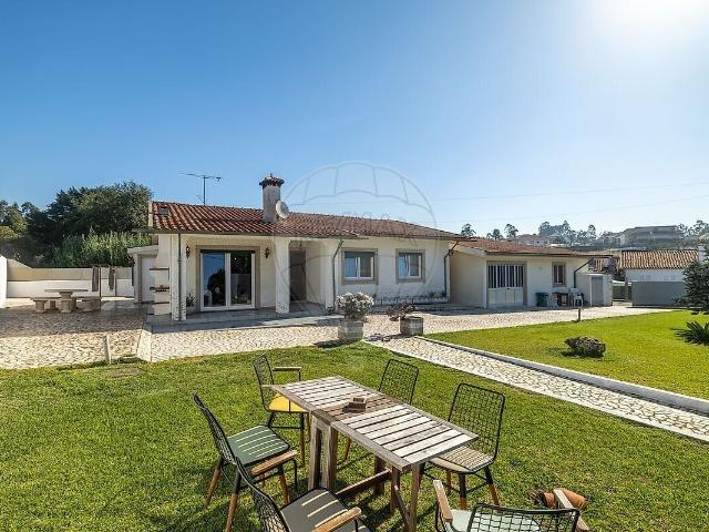Moradia T3 à venda em Santa Maria da Feira, Travanca, Sanfins e Espargo, Santa Maria da Feira RE/MAX Portugal
