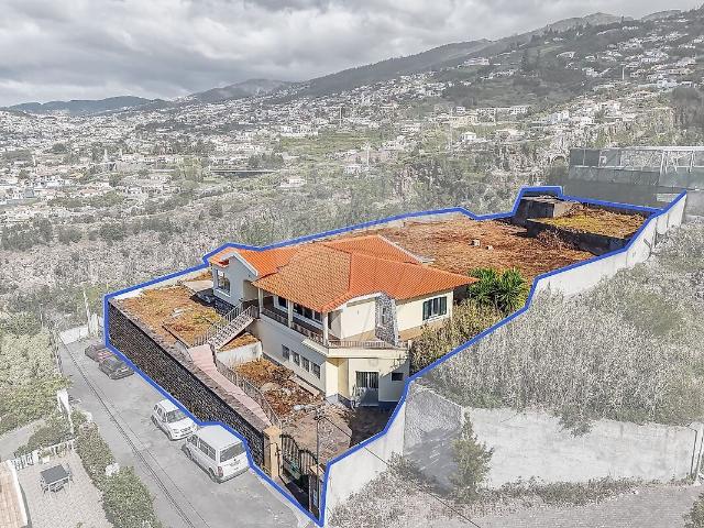 Moradia T3 à venda em Santa Maria Maior, Funchal RE/MAX Portugal