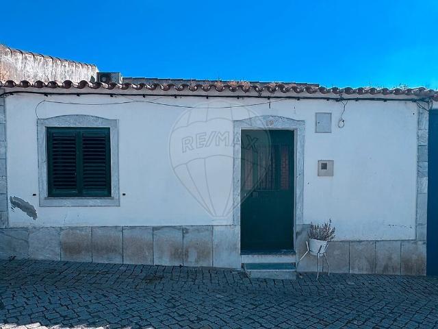 Moradia T3 à venda em Santa Vitória e Mombeja, Beja RE/MAX Portugal