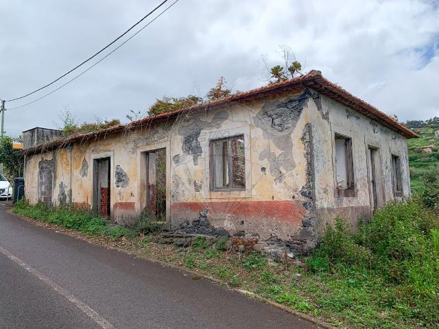 Moradia T3 à venda em Santana
