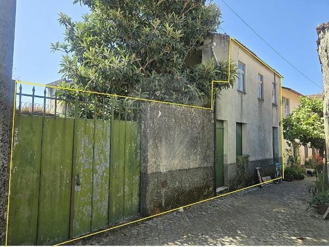 Moradia T3 à venda em Santiago de Cassurrães e Póvoa de Cervães, Mangualde RE/MAX Portugal