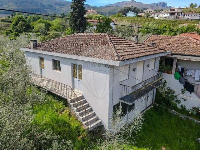 Moradia T3 à venda em Sedielos, Peso da Régua RE/MAX Portugal