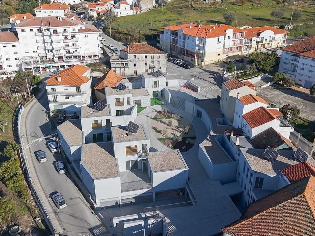 Moradia T3 à venda em Seia, São Romão e Lapa dos Dinheiros, Seia RE/MAX Portugal