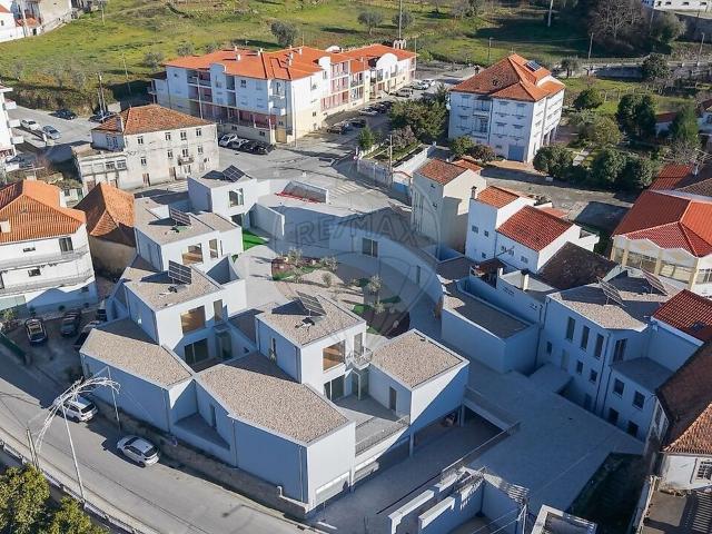 Moradia T3 à venda em Seia, São Romão e Lapa dos Dinheiros, Seia RE/MAX Portugal