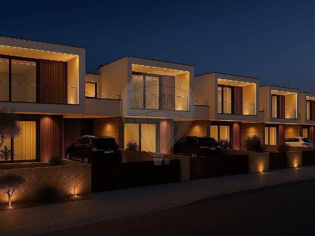 Moradia T3 à venda em Sendim, Felgueiras RE/MAX Portugal