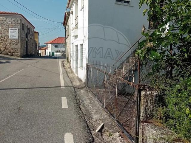 Moradia T3 à venda em Sernancelhe