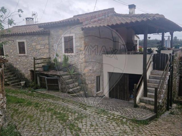 Moradia T3 à venda em Pombal