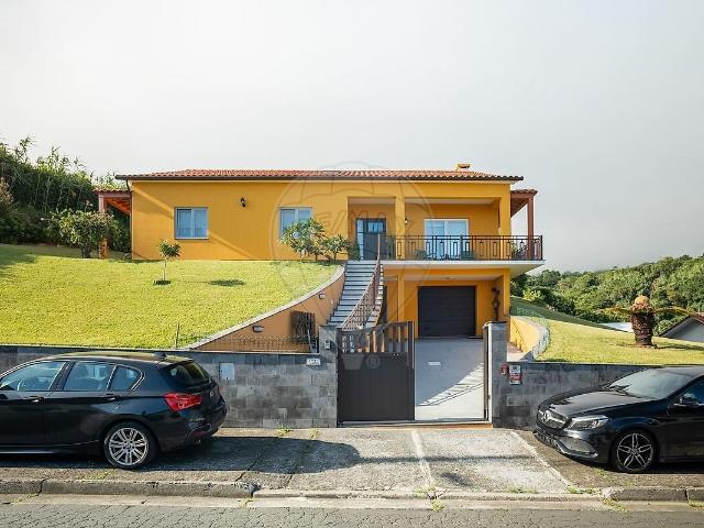 Moradia T3 à venda em Ponta Garça, Vila Franca do Campo RE/MAX Portugal
