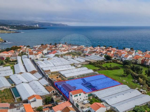 Moradia T3 à venda em Ponta Delgada