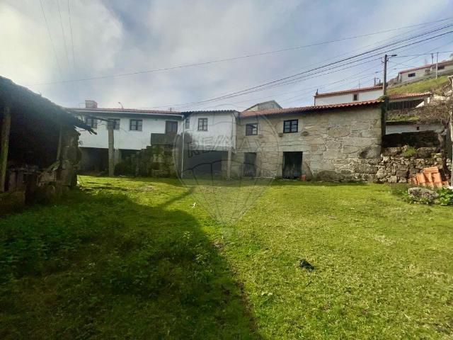 Moradia T3 à venda em Ponte da Barca