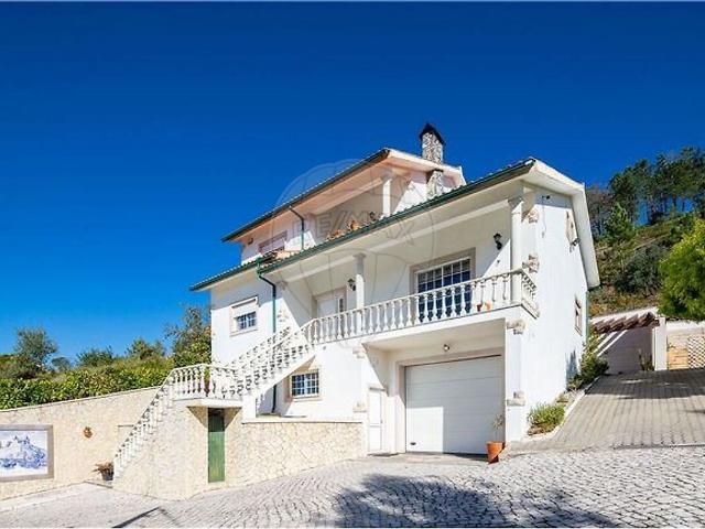 Moradia T3 à venda em Porto de Mós São João Baptista e São Pedro, Porto de Mós RE/MAX Portugal