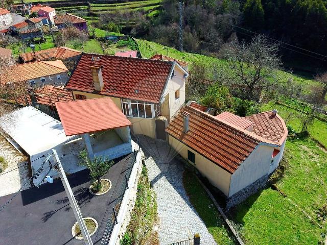 Moradia T3 à venda em Portela e Extremo, Arcos de Valdevez RE/MAX Portugal