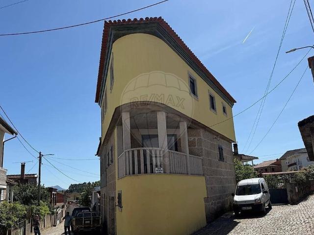 Moradia T3 à venda em Possacos, Valpaços RE/MAX Portugal