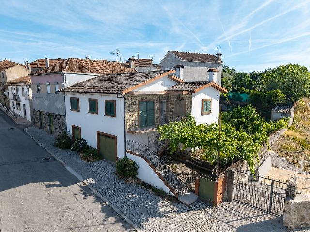 Moradia T3 à venda em Parada de Gonta, Tondela RE/MAX Portugal