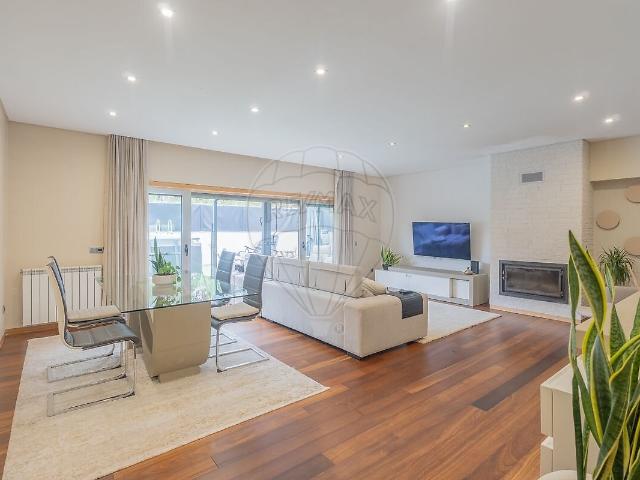 Moradia T3 à venda em Pedroso e Seixezelo, Vila Nova de Gaia RE/MAX Portugal