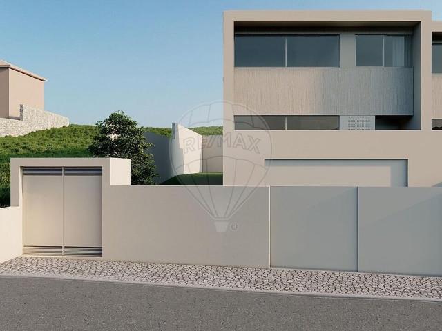Moradia T3 à venda em Pedreira, Rande e Sernande, Felgueiras RE/MAX Portugal