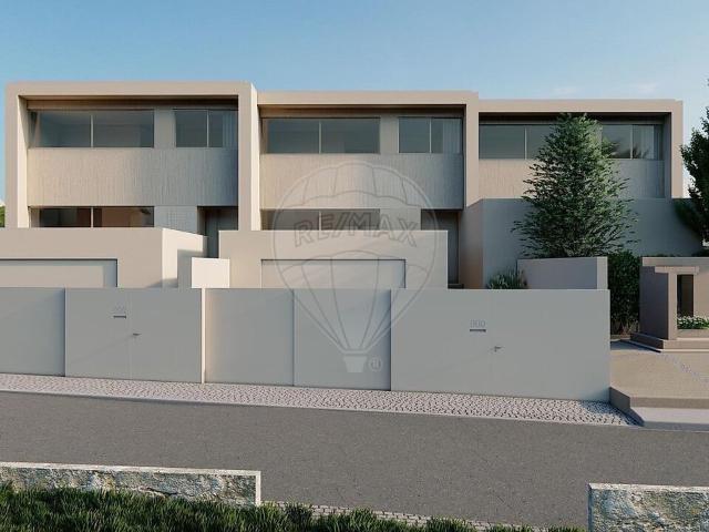 Moradia T3 à venda em Pedreira, Rande e Sernande, Felgueiras RE/MAX Portugal