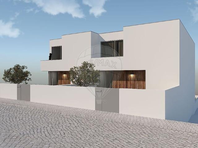 Moradia T3 à venda em Penafiel