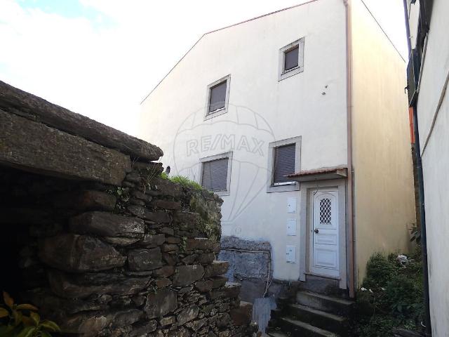 Moradia T3 à venda em Peso da Régua e Godim, Peso da Régua RE/MAX Portugal