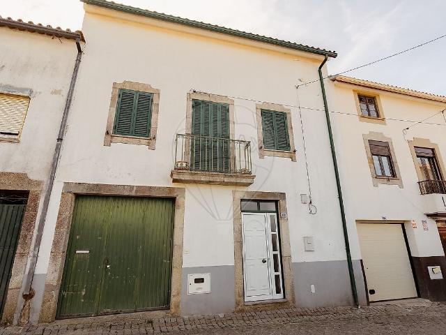 Moradia T3 à venda em Pinheiro de Coja e Meda de Mouros, Tábua RE/MAX Portugal