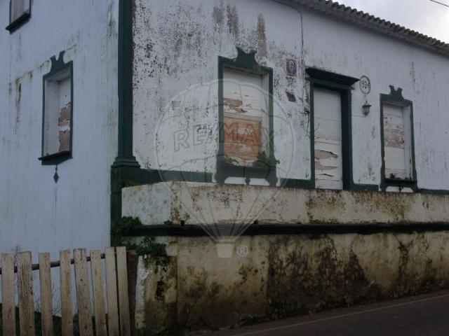 Moradia T3 à venda em Praia da Vitória