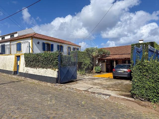 Moradia T3 à venda em Praia da Vitória Santa Cruz, Praia da Vitória RE/MAX Portugal