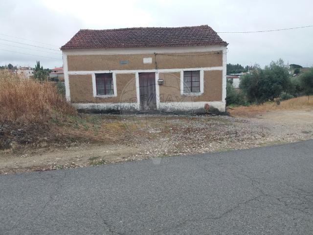 Moradia T3 à venda em Proença a Nova