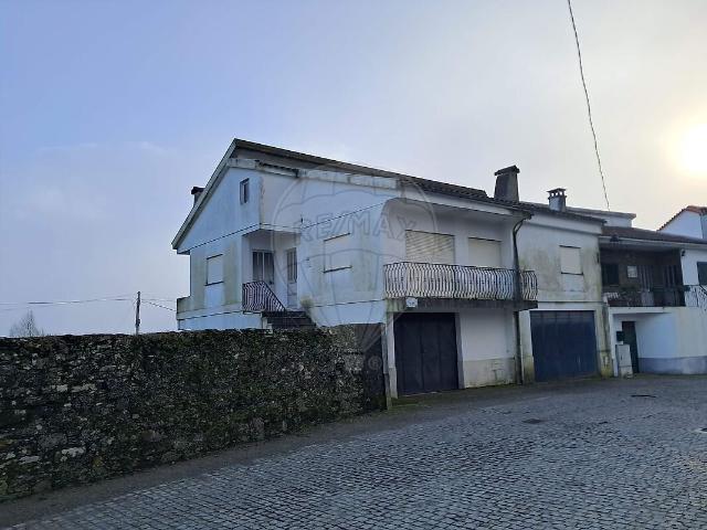 Moradia T3 à venda em Provesende, Gouvães do Douro e São Cristóvão do Douro, Sabrosa RE/MAX Portugal