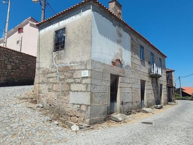 Moradia T3 à venda em Rabaçal, Mêda RE/MAX Portugal