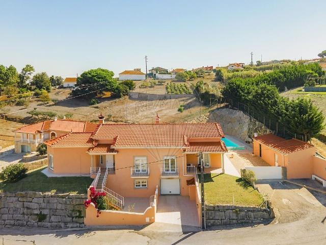 Moradia T3 à venda em Reguengo Grande, Lourinhã RE/MAX Portugal