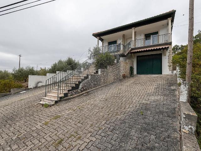 Moradia T3 à venda em Reguengo do Fetal, Batalha RE/MAX Portugal