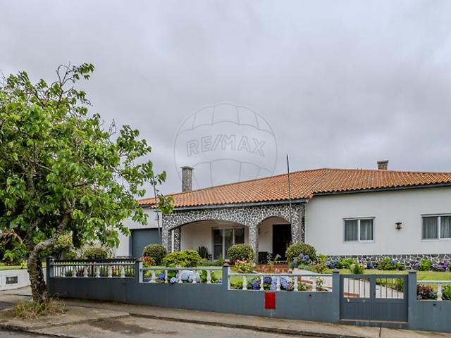 Moradia T3 à venda em Relva, Ponta Delgada RE/MAX Portugal