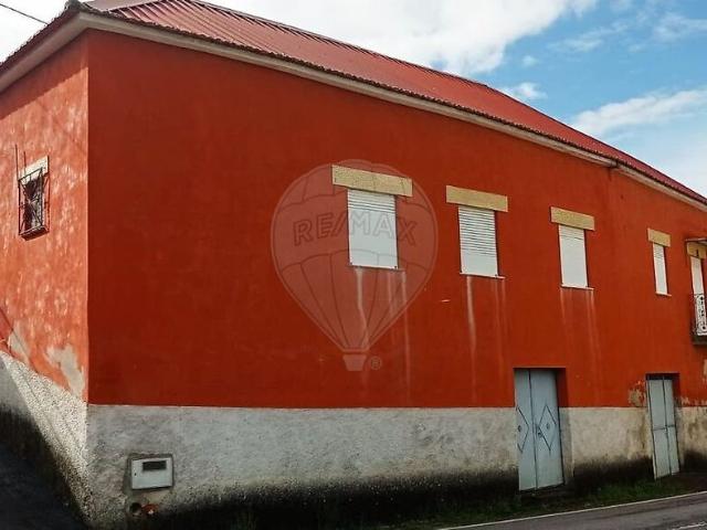Moradia T3 à venda em Ribamondego, Gouveia RE/MAX Portugal