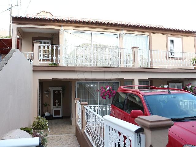 Moradia T3 à venda em Ribeirinha, Angra do Heroísmo RE/MAX Portugal