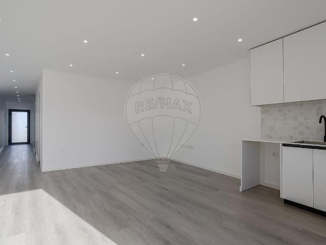 Moradia T3 à venda em Ribeirinha, Ribeira Grande RE/MAX Portugal