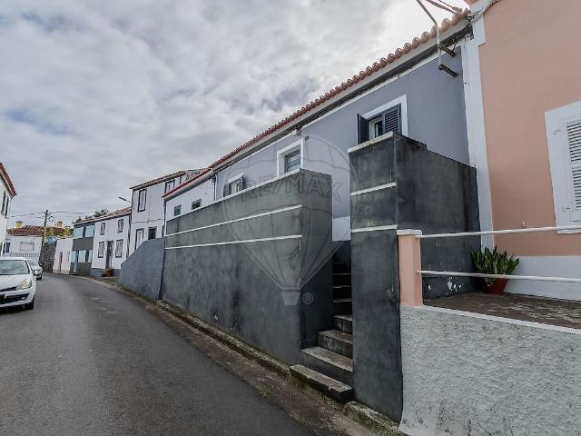 Moradia T3 à venda em Ribeirinha, Ribeira Grande RE/MAX Portugal