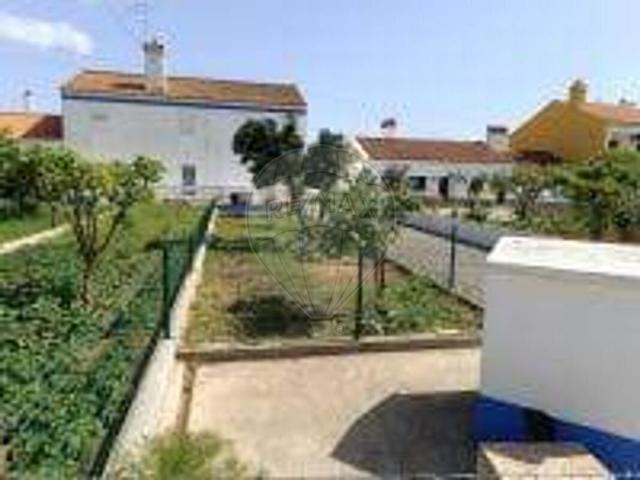 Moradia T3 à venda em Rio de Moinhos, Borba RE/MAX Portugal