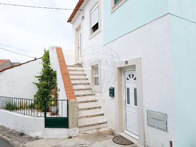 Moradia T3 à venda em Torres Novas Santa Maria, Salvador e Santiago, Torres Novas RE/MAX Portugal
