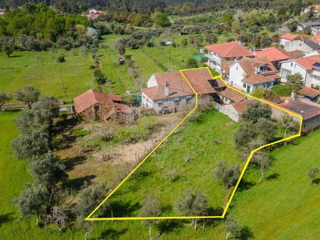 Moradia T3 à venda em Tábua