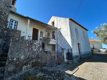 Moradia T3 à venda em Tábua