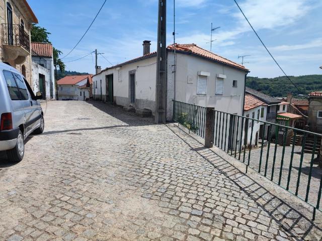 Moradia T3 à venda em Trancoso