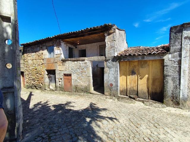 Moradia T3 à venda em Trancoso